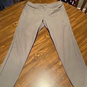 Lululemon ABC Slim-Fit Pant 32" 
Warpstreme || Color: Grey Sage 32/30